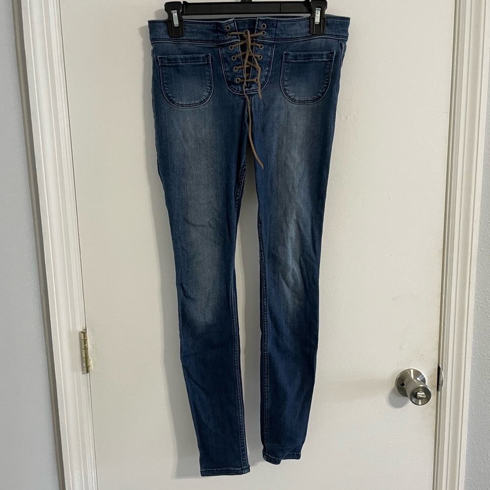 Hollister size 5 jean legging
